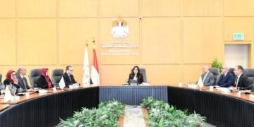 راندة المنشاوي: دفع معدلات الأداء وتيسير إجراءات التقنين أمام المواطنين الجادين