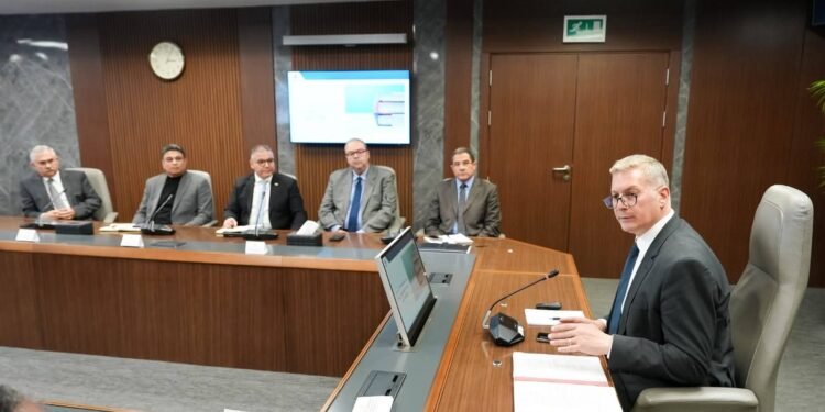 مصر تتبنى الحفر الأفقي والتكسير الهيدروليكي ضمن خطتها لزيادة إنتاج الزيت والغاز