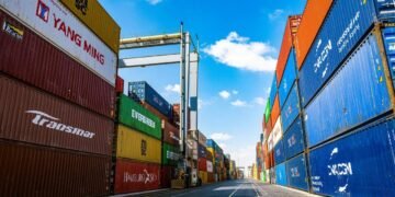 اقتصادية قناة السويس: ميناء السخنة يستعد لاستيعاب 1100 شاحنة يوميًا ضمن مشروع ساحات الانتظار الجديدة