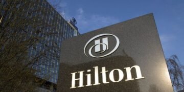 هيلتون العالمية تنفي صلتها بمشروع “سيفيل سيفن ريزيدنس” في مصر وتحذر المستثمرين