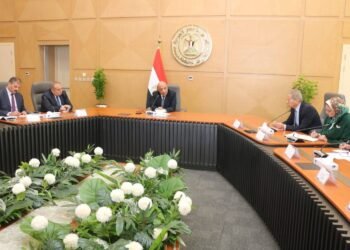 وزير الكهرباء يوجه برفع درجة الاستعداد لتأمين الشبكة الموحدة في ظل تطورات الأوضاع بالمنطقة