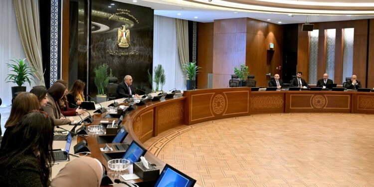 الحكومة تبدأ مراجعة القيمة العادلة لبنك القاهرة تمهيدًا لطرحه في البورصة