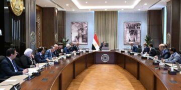 الحكومة تسرّع تشغيل مطار العلمين الدولي لدعم السياحة بالساحل الشمالي