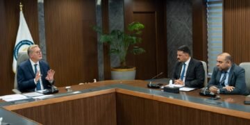 بعد موافقة الحكومة.. وزير البترول يبحث تنفيذ المسح الجوي الشامل للمعادن في مصر