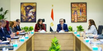 وزيران التخطيط والإسكان يناقشان الخطة الاستثمارية حتى 2030 لتعزيز التنمية العمرانية