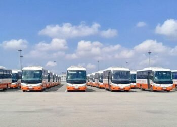 ميناء شرق بورسعيد يشحن 100 حافلة مصنّعة محليًا على متن السفينة SUNSHINE ACE