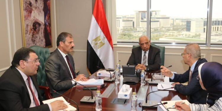 “الكهرباء” تشدد على ترشيد الاستهلاك وتسريع التوسع في الطاقة المتجددة