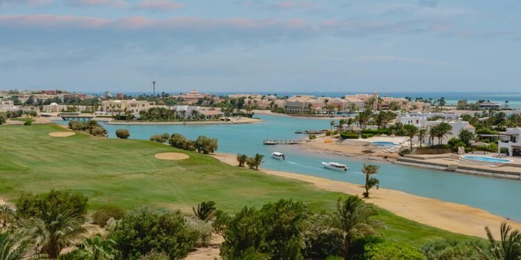 الجونة تحقق نموًا قياسيًا في 2025 بإيرادات 19.8 مليار جنيه والمبيعات العقارية تسجل 12 مليارًا