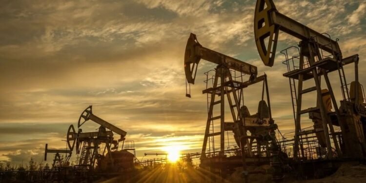 أسعار النفط ترتفع عالميًا مع تصاعد التوترات في الشرق الأوسط