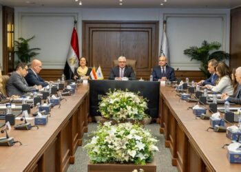 اقتصادية قناة السويس تطلق البرنامج الوطني للهيدروجين النظيف لتعزيز التحول للاقتصاد الأخضر