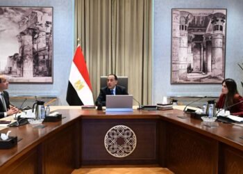 رئيس الوزراء يوجه بتوسيع مشروعات تحلية مياه البحر وتوطين صناعتها مع ترشيد استهلاك الطاقة