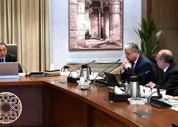 رئيس الوزراء يستعرض خطة المرحلتين الثانية والثالثة من «حياة كريمة» لتطوير 1667 قرية