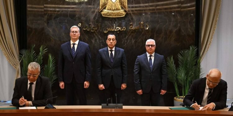 رئيس الوزراء يشهد توقيع شراكة لإنشاء مصنع أسمدة فوسفاتية بـ525 مليون دولار بالسخنة