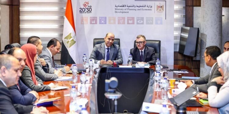 الحكومة تستهدف ربط الاستثمارات العامة بخلق فرص عمل لائقة ومستدامة