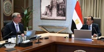 الحكومة تبدأ إجراءات القيد المؤقت لـ 10 شركات بترول في البورصة المصرية