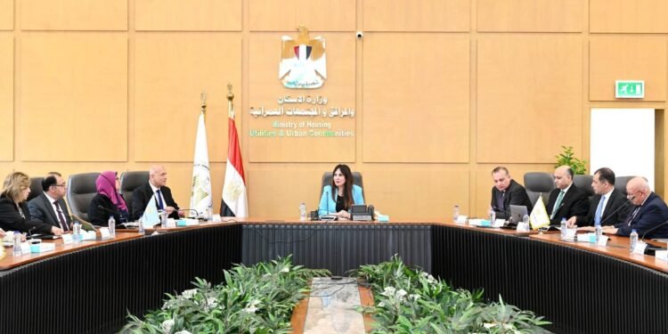 وزيرة الإسكان تشدد على سرعة إنجاز مشروعات «حياة كريمة» وفق أعلى معايير الجودة