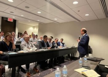 المالية: نمو الاقتصاد المصري 5.3% خلال النصف الأول بدعم الصناعة والتكنولوجيا والسياحة