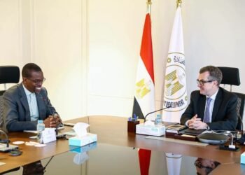 الحكومة تناقش مع البنك الإفريقي للتنمية آليات تمويل مبتكرة لمشروعات البنية التحتية