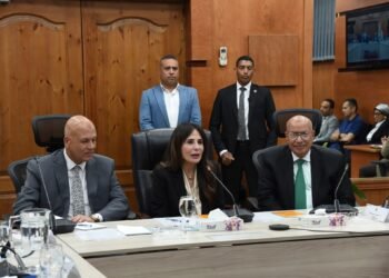 الإسكان تؤكد التوسع في الشراكة مع القطاع الخاص بمشروعات التحلية والصرف الصحي