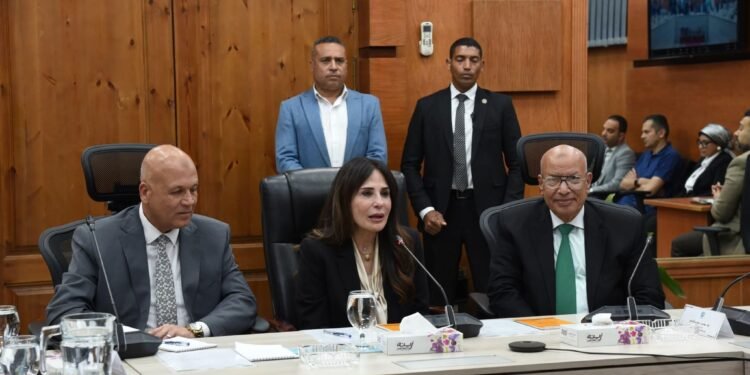 الإسكان تؤكد التوسع في الشراكة مع القطاع الخاص بمشروعات التحلية والصرف الصحي