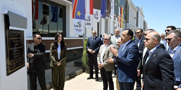 رئيس الوزراء يفتتح مصنع “مودرن هايجينك” بالسخنة باستثمارات 100 مليون دولار