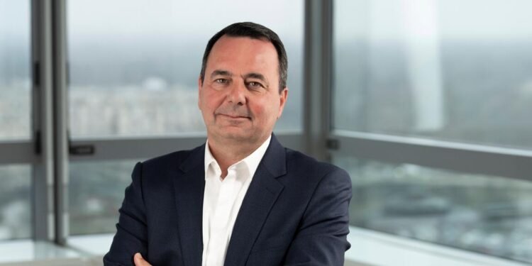 ألستوم تعيّن مارتن سيون رئيسًا تنفيذيًا جديدًا خلفًا لهنري بوبار-لافارج