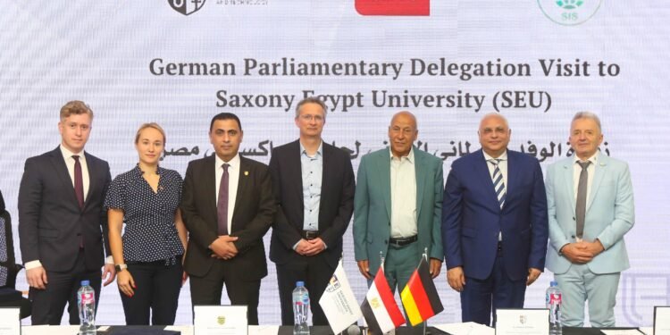 «ساكسوني مصر» تستقبل وفدًا برلمانيًا ألمانيًا لتعزيز التعاون الأكاديمي