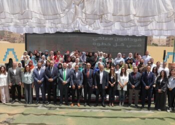 ڤودافون مصر تحتفي بنجاح برنامج “معاكي” وتمكين المرأة الريفية في المنيا بحضور المحافظ