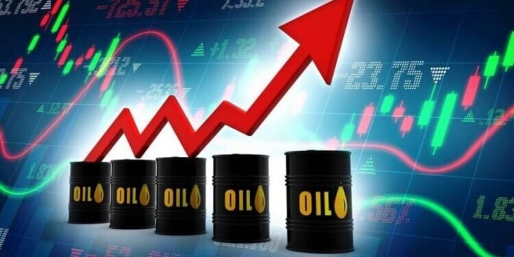 النفط يقفز أكثر من 5% مع تصاعد التوتر بين الولايات المتحدة وإيران