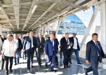مصر تدشن مرحلة جديدة من النقل الذكي مع تشغيل المرحلة الأولى من المونوريل