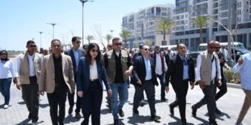 “الإسكان” تتابع خدمات التحول الرقمي ومشروعات الأبراج الشاطئية بالعلمين الجديدة