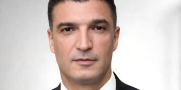 وزير الصناعة يعتمد اشتراطات جديدة لترخيص مصانع مستحضرات التجميل وفق معايير ISO 22716