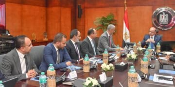 تعاون بين وزارة الاستثمار وڤودافون لميكنة منظومة التجارة وتبسيط الإجراءات