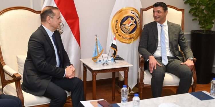 «الصناعة» و«اليونيدو» تتعاونان لتحويل مصر إلى مركز إقليمي للتصنيع المستدام