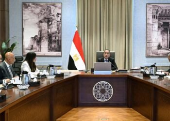 رئيس الوزراء يبحث اليوم عروضًا عالمية لإنشاء محطات تحلية مياه في مصر
