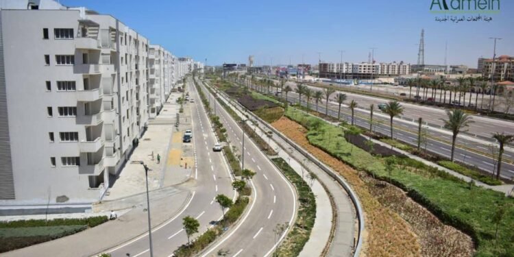 راندة المنشاوي تتابع تطوير الطرق والمسطحات الخضراء في 9 مدن جديدة