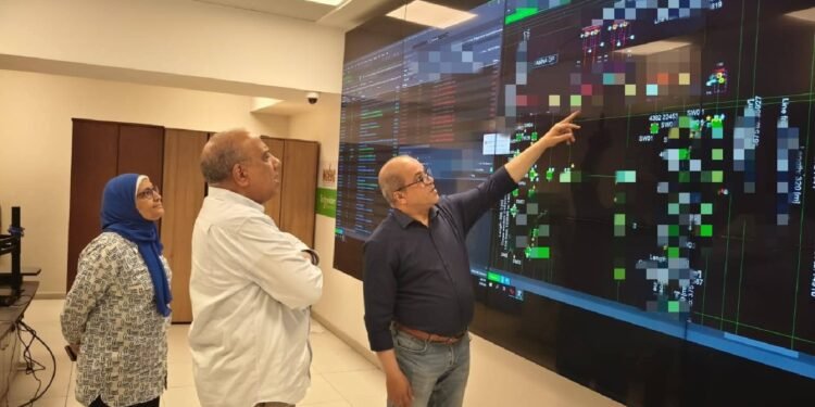 جولة مفاجئة لوزير الكهرباء بشركة شمال القاهرة لمتابعة الاستعدادات الصيفية ومواجهة الأحمال المرتفعة
