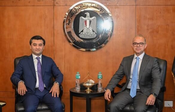 مصر وأوزبكستان تبحثان فرص التعاون في المنسوجات والأدوية والصناعات الهندسية