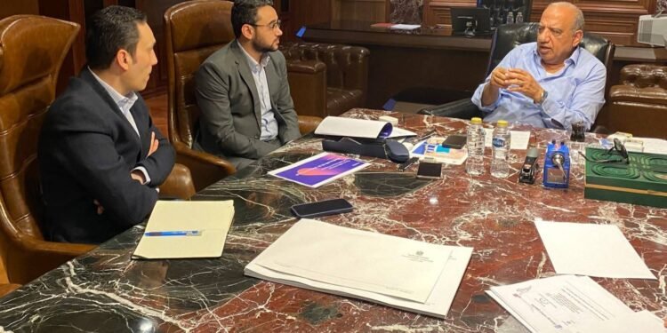 مصر تسرع التحول نحو الطاقة النظيفة لتحقيق أهداف الاستدامة وخفض الوقود