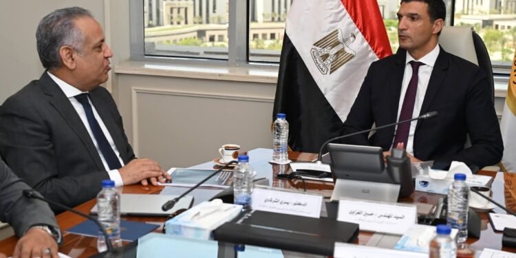 وزير الصناعة: بحث آليات دعم الشركات المصرية للتوسع الصناعي في الأسواق الإفريقية