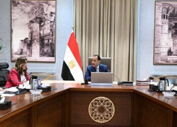 الوادي الجديد تستهدف بناء اقتصاد صحراوي متكامل قائم على الصناعة والطاقة النظيفة