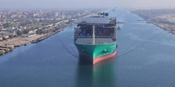 قناة السويس تستقبل لأول مرة السفينة العملاقة CMA CGM VENDOME بحمولة 244 ألف طن