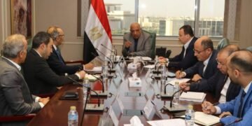خطة حكومية لتنفيذ محطات طاقة شمسية وتخزين كهرباء بقدرات كبيرة خلال العام المقبل