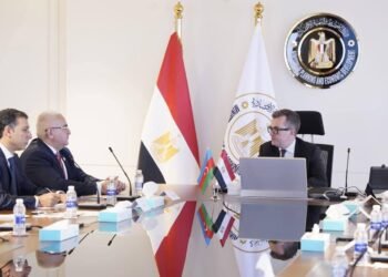 القاهرة وباكو تتجهان لتعزيز التعاون في البنية التحتية والمدن الذكية والاقتصاد الأخضر
