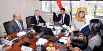 الصناعة: إنشاء أول مجمع تكنولوجي بجامعة الإسكندرية لتحويل الأبحاث إلى تطبيقات صناعية