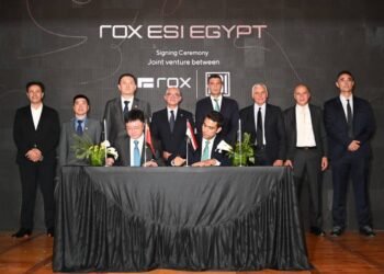 وزير الصناعة يشهد تأسيس «روكس مصر» لإنتاج سيارات ROX REEV محليًا بالشراكة مع عز العرب السويدي
