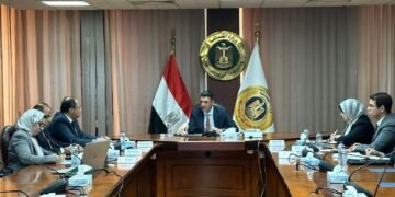 وزارة الصناعة تدرس حصر المصانع المغلقة والأصول غير المستغلة بالصعيد لإعادة تشغيلها