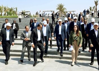 مدبولي يوجه بالانتهاء من اللمسات النهائية لمشروع “حدائق تلال الفسطاط” وفق أعلى معايير الجودة