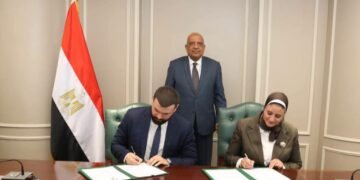 تعاون بين المصرية لنقل الكهرباء و”هيكا داتا” لدعم إنشاء مركز بيانات في مصر
