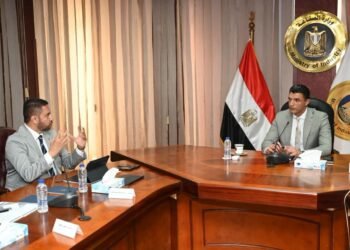 خالد هاشم: «شمس الصناعة» تستهدف تركيب محطات طاقة شمسية فوق أسطح 7000 مصنع فى محافظات مصر